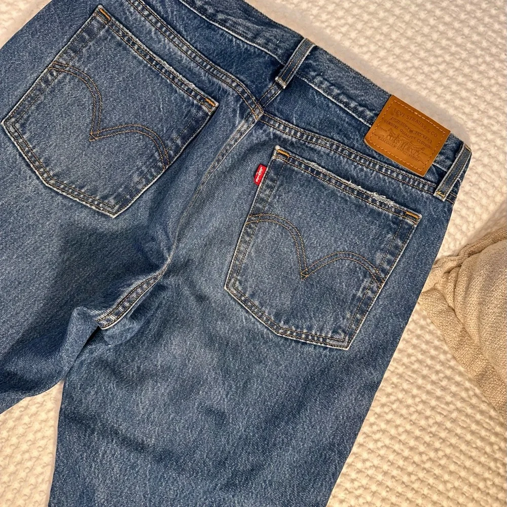 Levi Wedgie Jeans - Picture 3 of 3